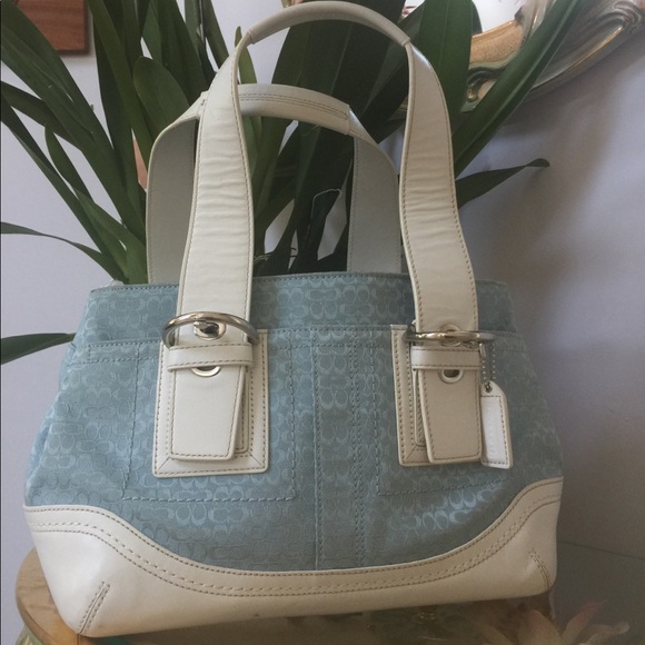 Preloved COACH Signature patern - Picture 3 of 5